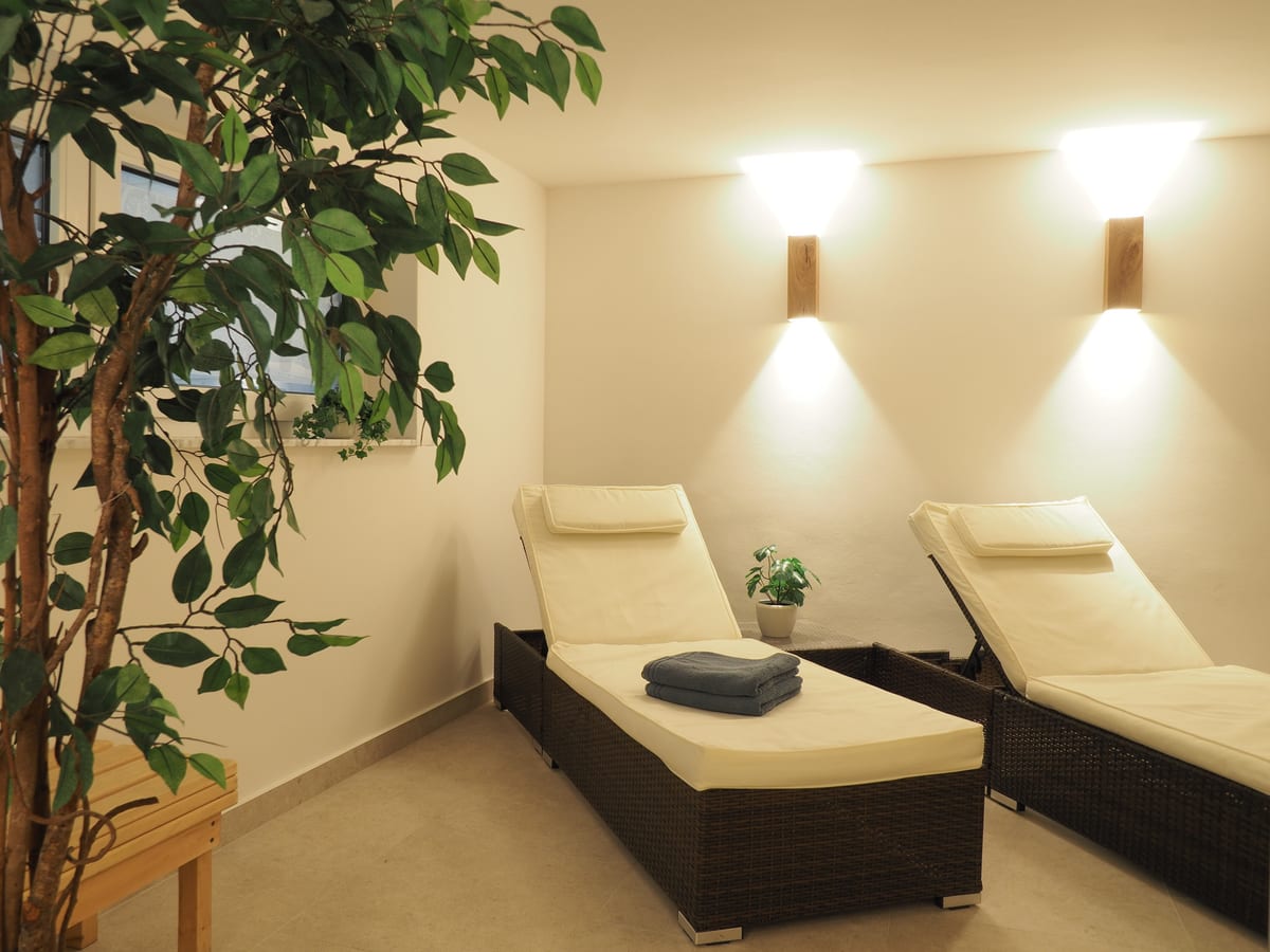 Relaxation area beside the sauna in House 27c